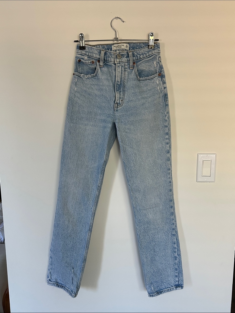 Abercrombie & Fitch 90’s Straight Jean, size 23 Short